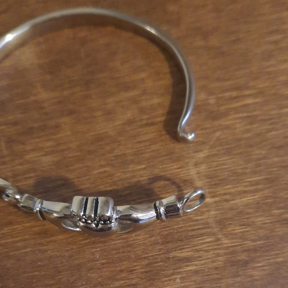 Chisel Stainless Steel Claddagh Bracelet. - Picture 3 of 3